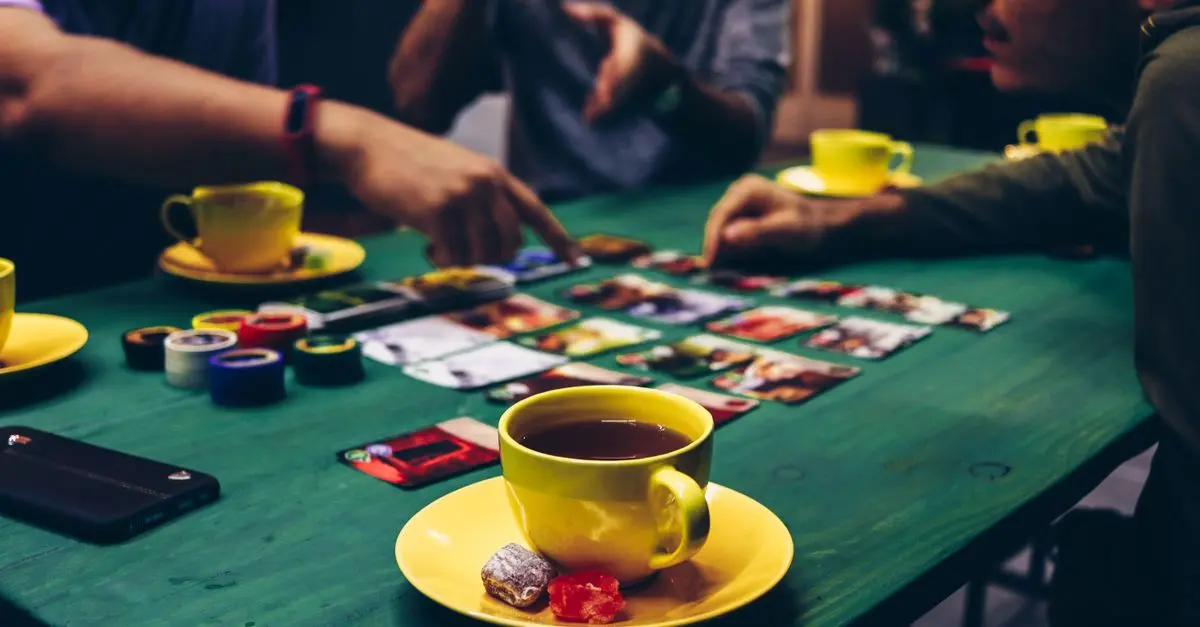 Les jeux de société incontournables pour animer vos soirées